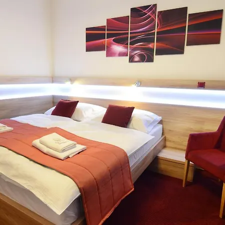 Uno Hotel 3*