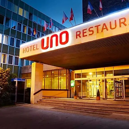 Uno Hotel 3*